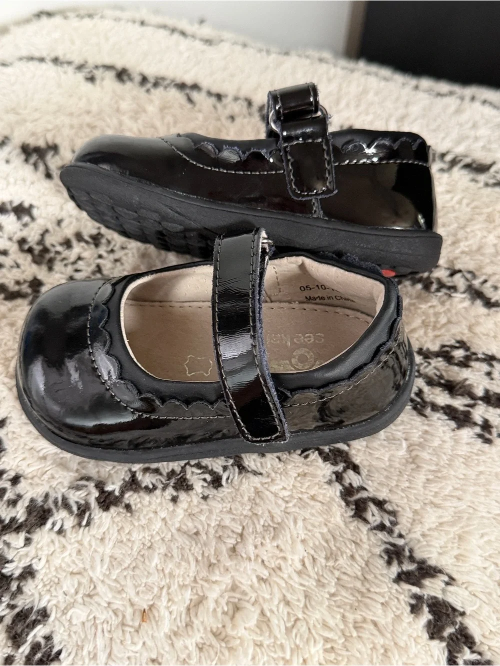 See Kai Run Toddler Girls Black Patent Mary Jane Shoes Size 5 Dress School